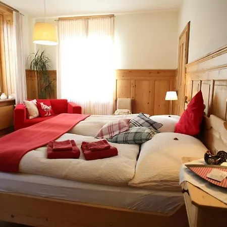 Jugendstil-villa: Stylish Retreat In Oasis