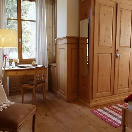 Apartment Jugendstil-villa: Stylish Retreat In Oasis